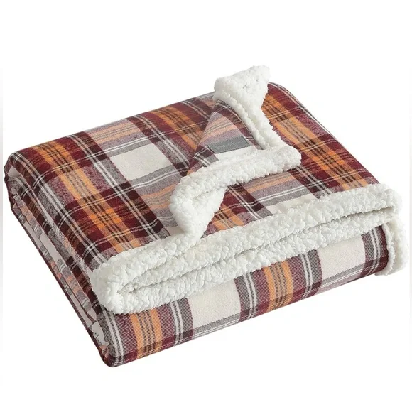 Eddie Bauer Reversible Sherpa Fleece Throw Blanket - Picture 4 of 4